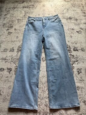 MoCo 16 W Light Blue Wide Leg Women’s Jeans